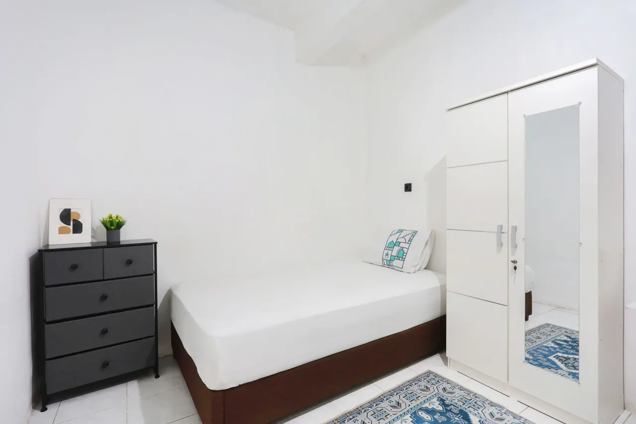 Grey Kost Gunungsari Surabaya Superior Full