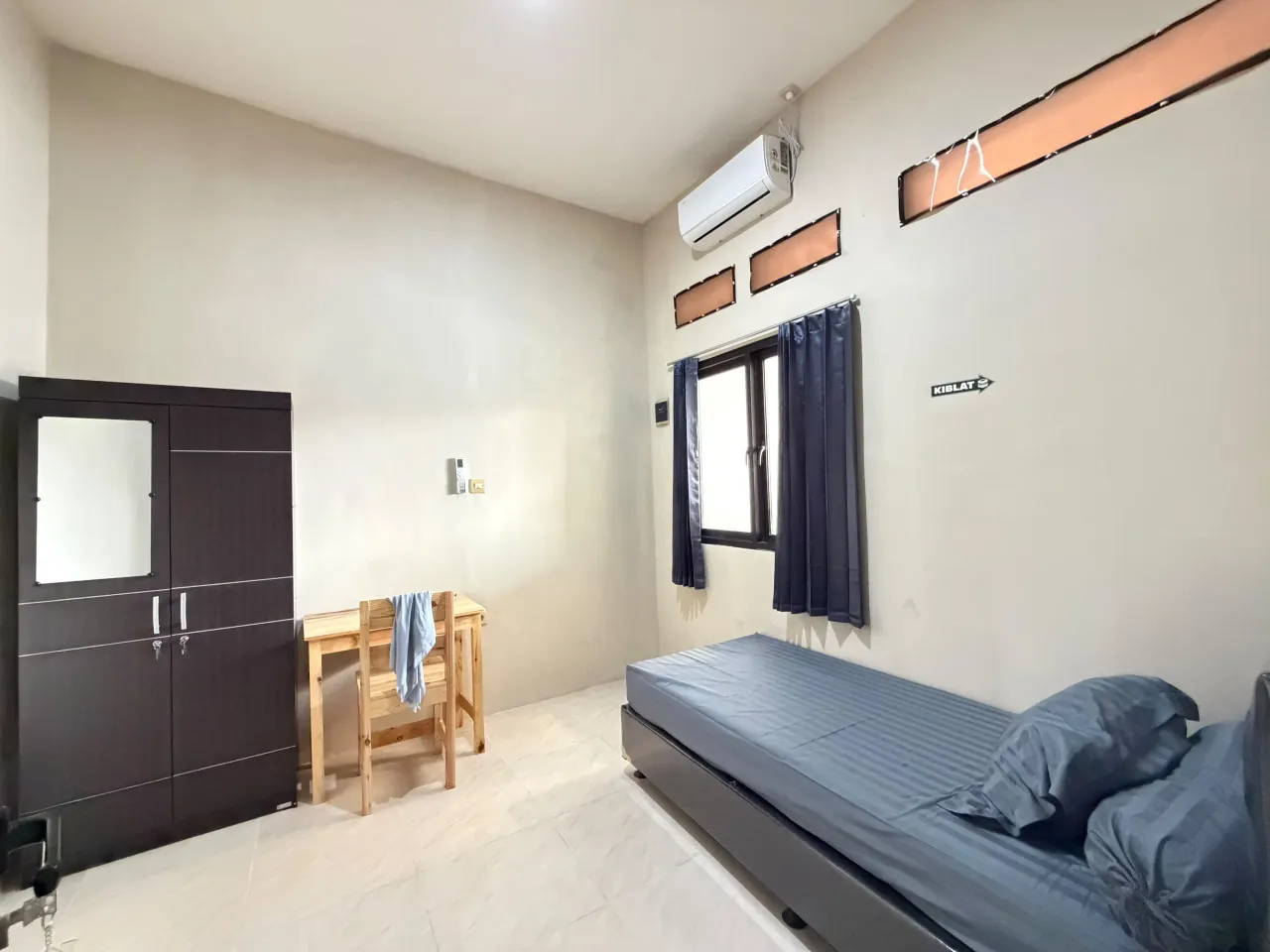 De Queen Kost 2 kunciran Full Ac