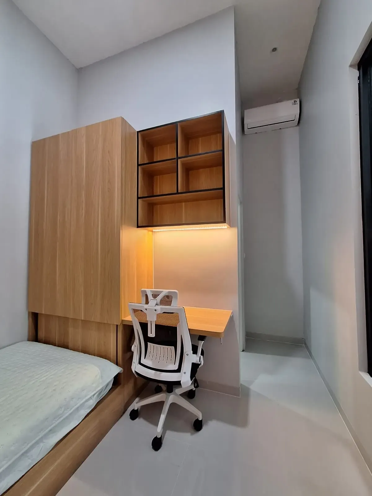 Di Rumah D013 Kamar KK02