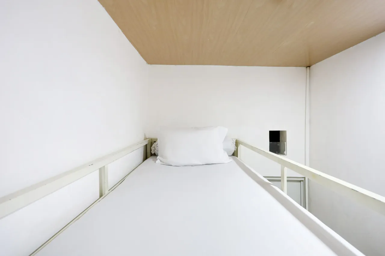 Uma Kost Putra Amber House Sukolilo Surabaya Pocket Single Loft B